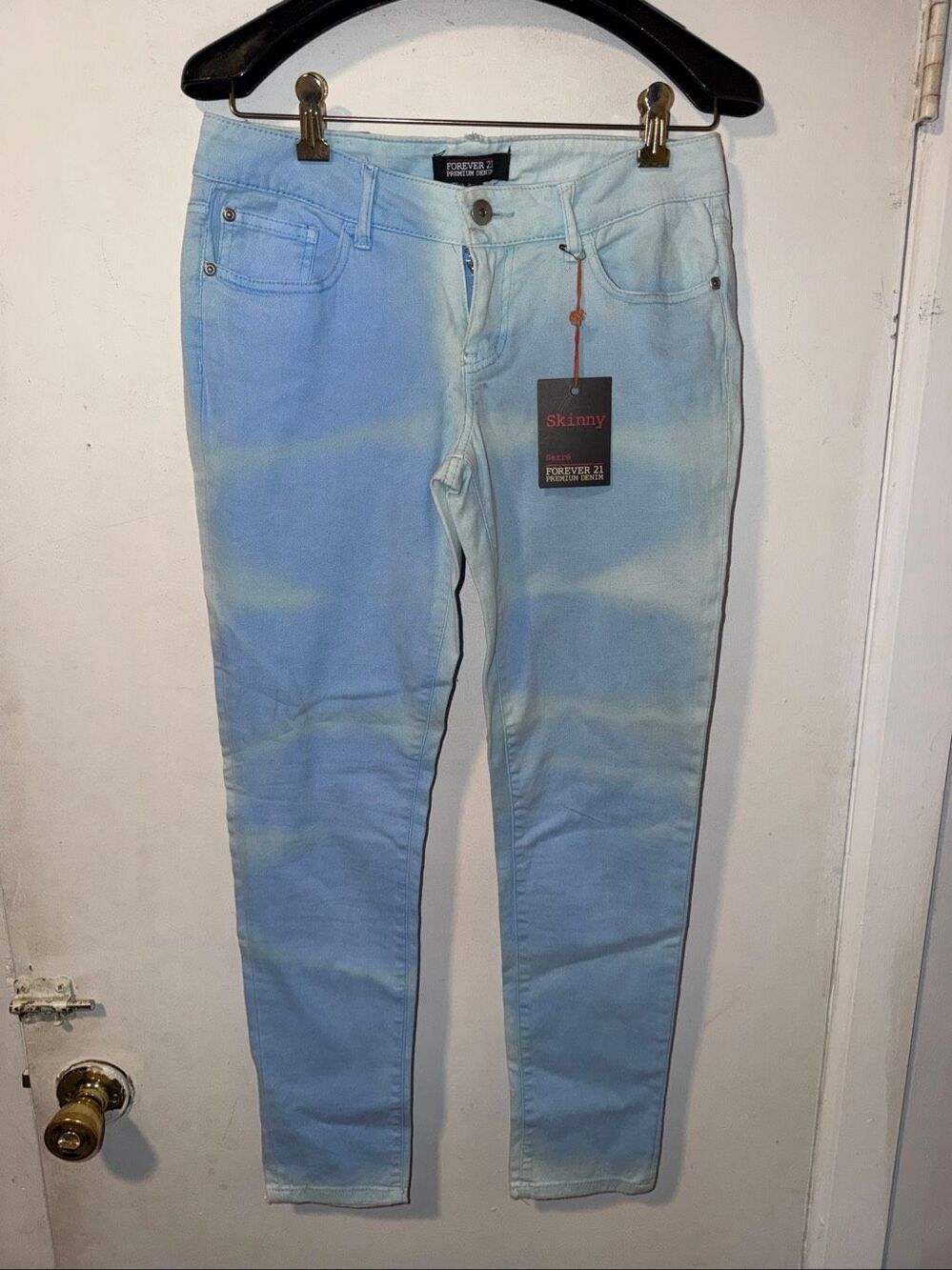 FOREVER 21 Tie Dye Wash Fade Light Blue Denim Low Rise Skinny Jeans-28 {NWT}